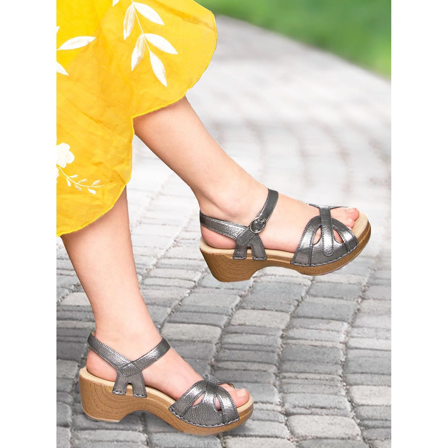 Dansko Season Women's Platform Sandals Camel Full Grain Leather - Image 5