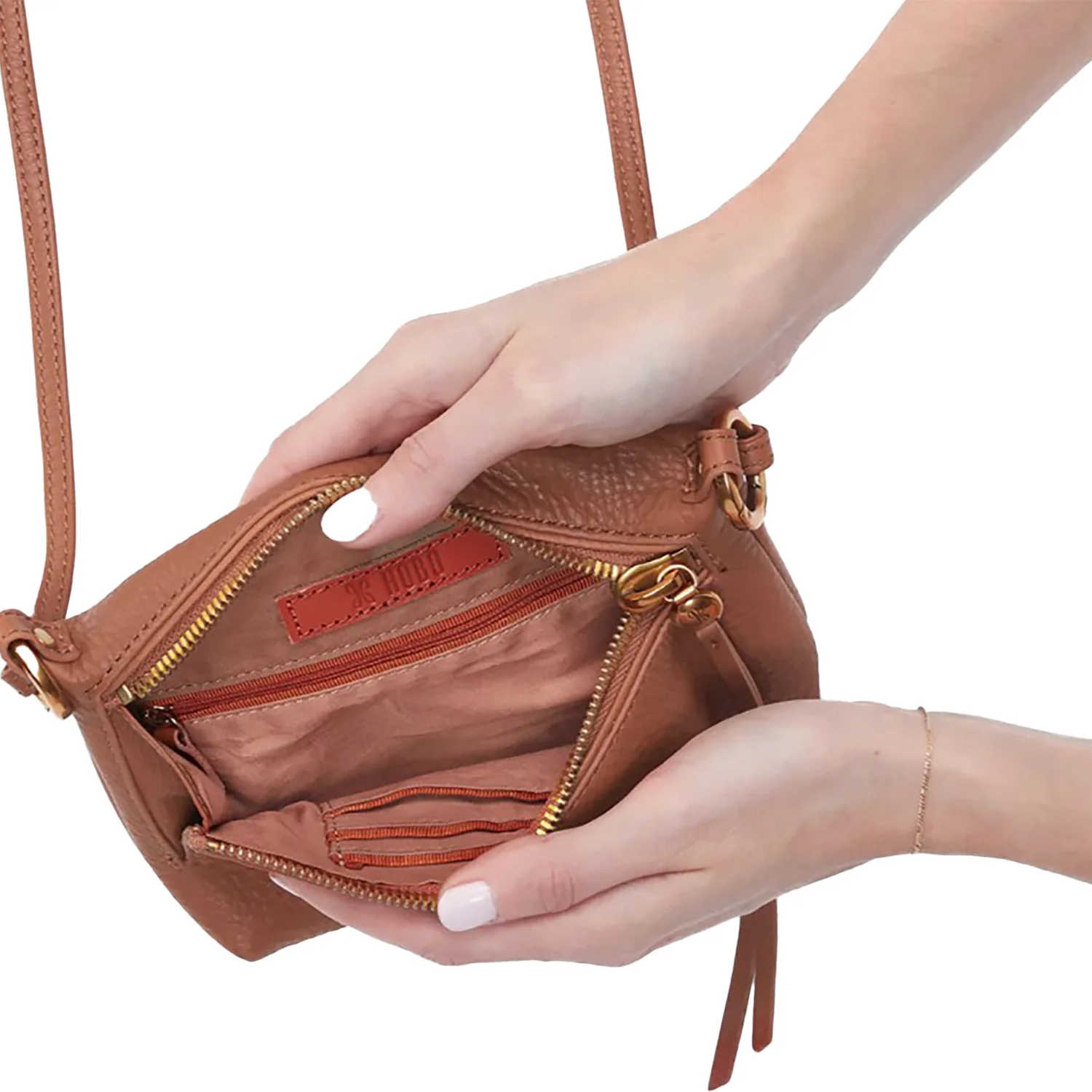 Hobo International Run About Crossbody Handbag Warm Honey Pebbled Leather - Image 2