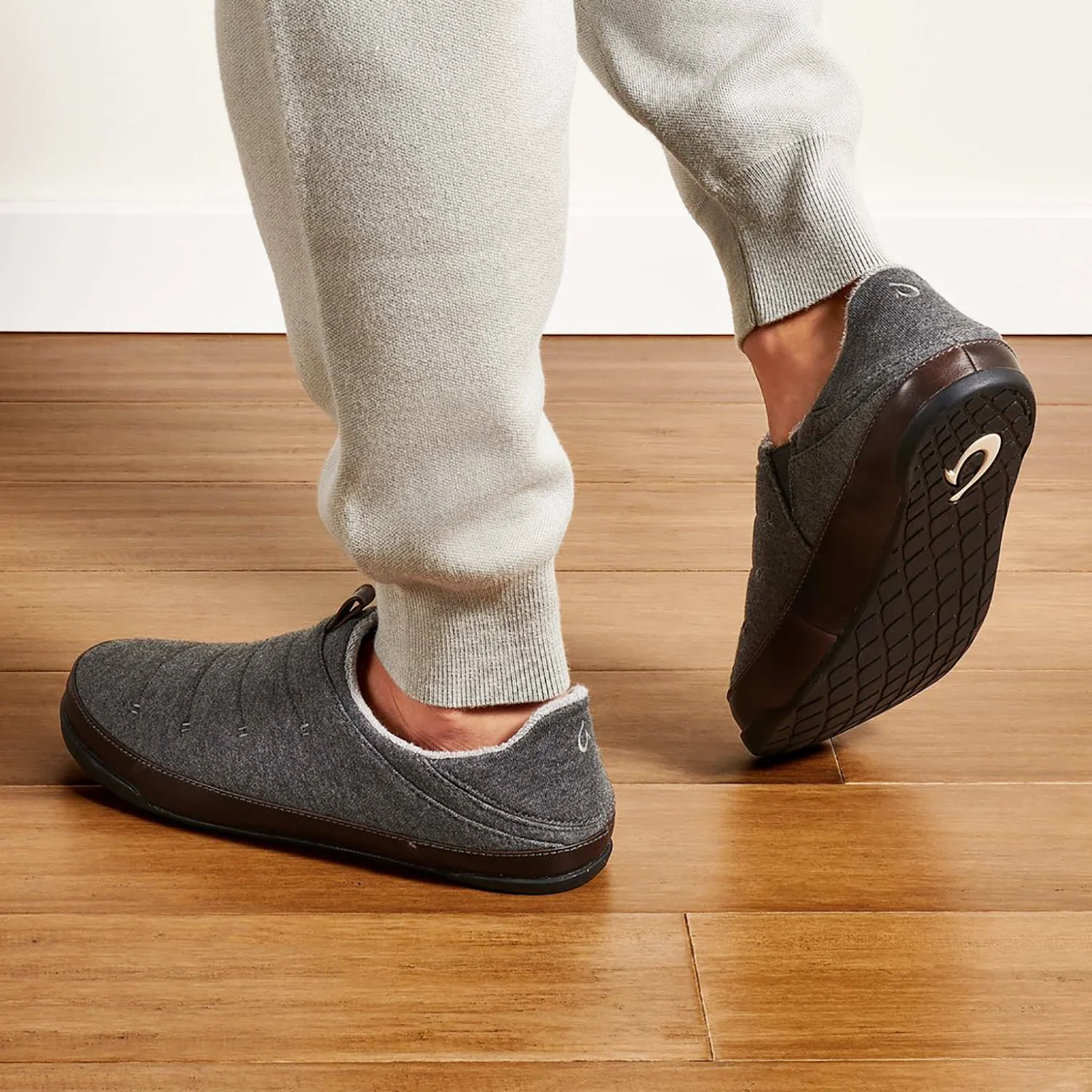 OluKai Mahana Men's Jersey Slippers Dark Shadow Jersey Knit - Image 4
