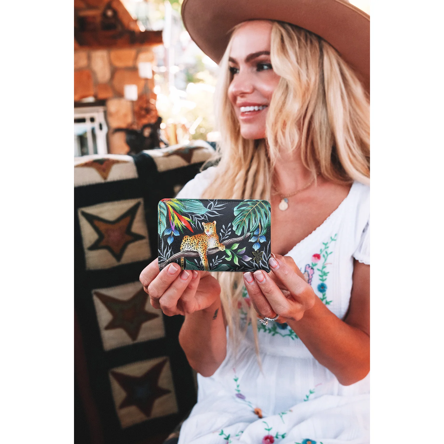 Anuschka Two Fold Small Wallet Jungle Queen Leather - Image 4