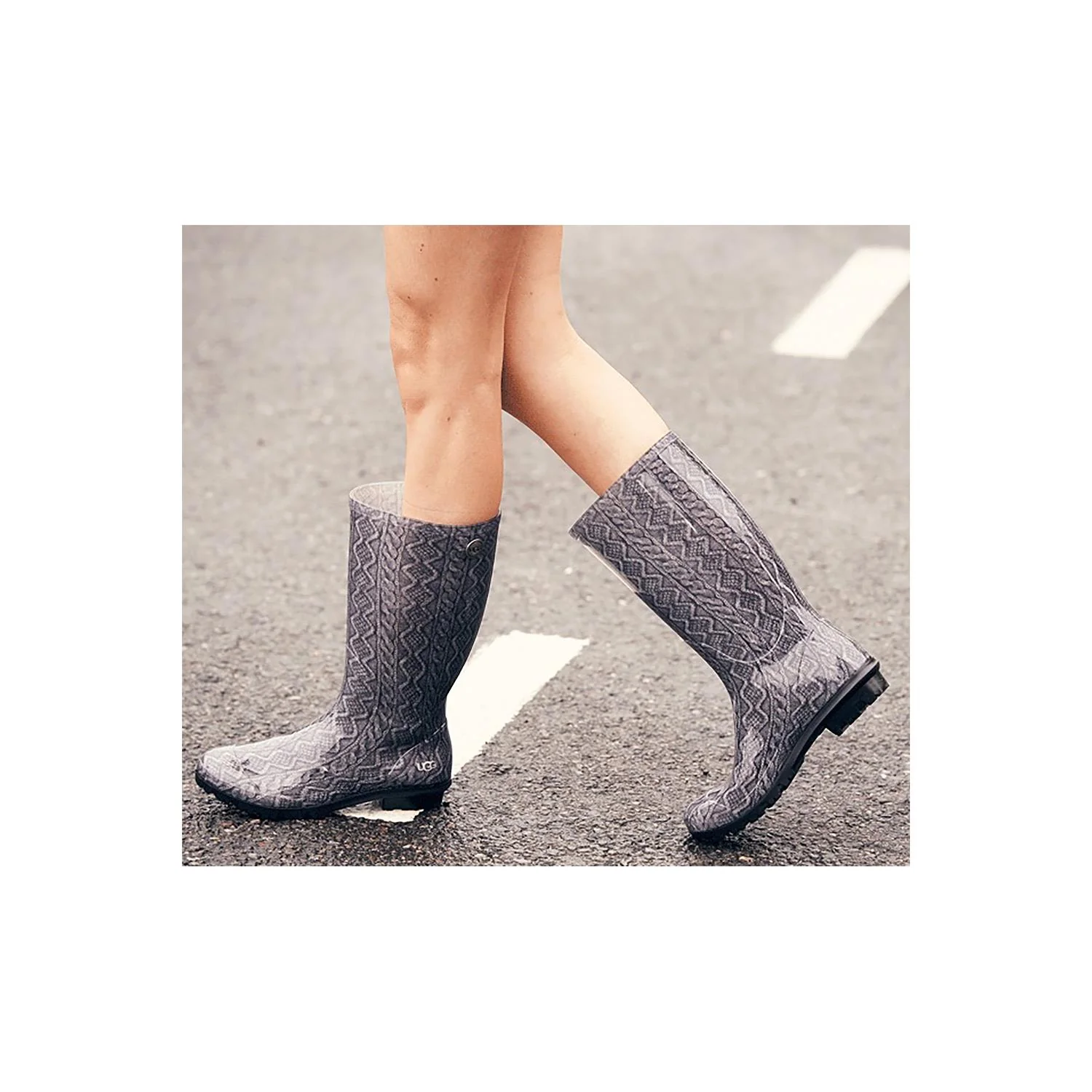 UGG Shaye Women's Waterproof Boots Black Rubber - Image 2