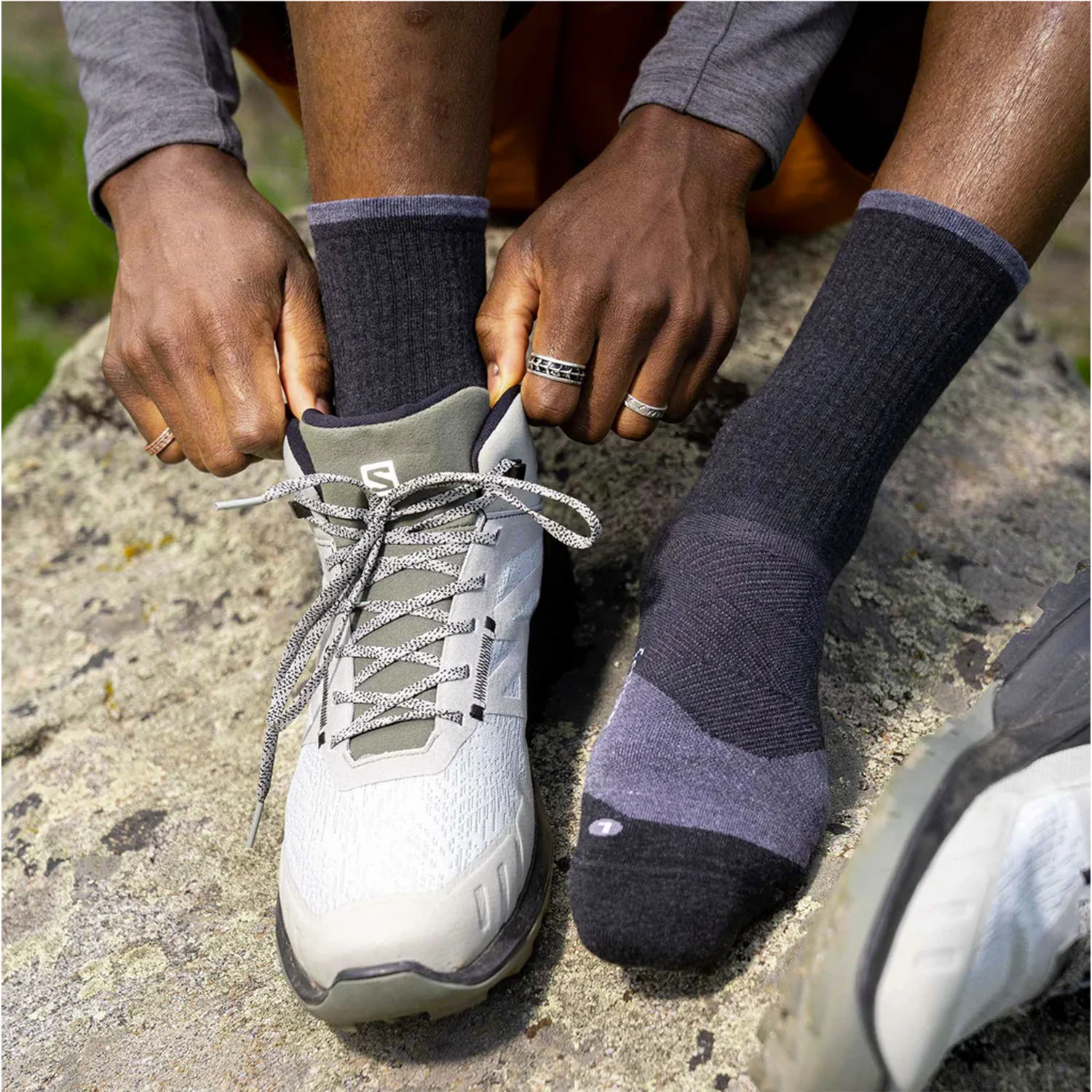 Feetures Trail Max Cushion Mini Crew Unisex Trail Socks Charcoal - Image 3