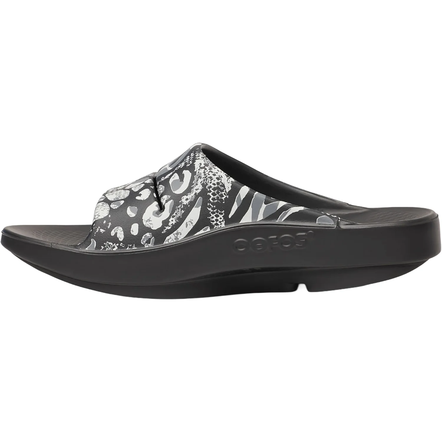 Oofos OOahh Limited Unisex Recovery Slide Sandals Black Combo Camo - Image 3
