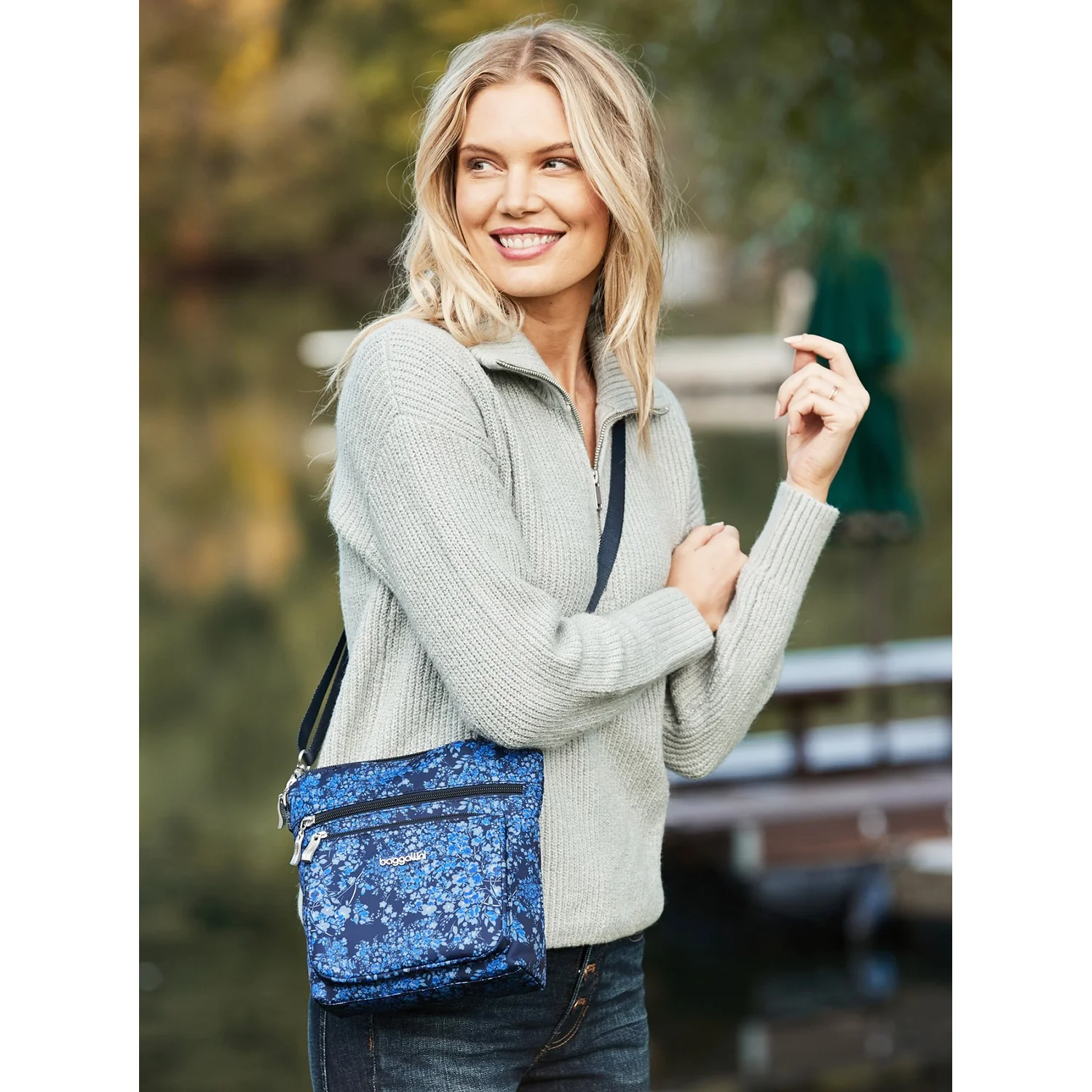 Baggallini Modern Pocket Crossbody Handbag Black Nylon - Image 5