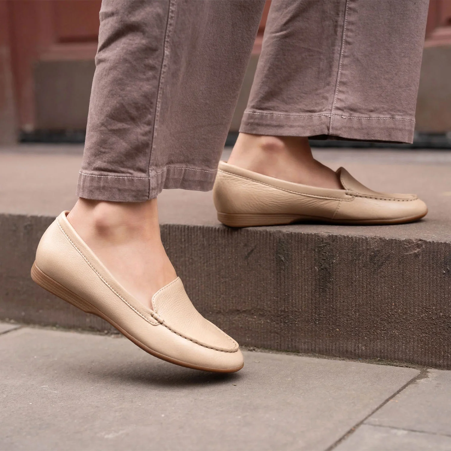 Dansko Lorri Women's Loafers Sand Tumbled Leather - Image 5