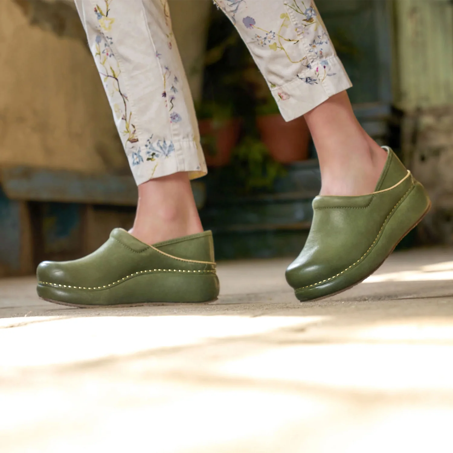 Dansko Platform Pro Women's Clogs Green Burnished Nubuck - Image 5