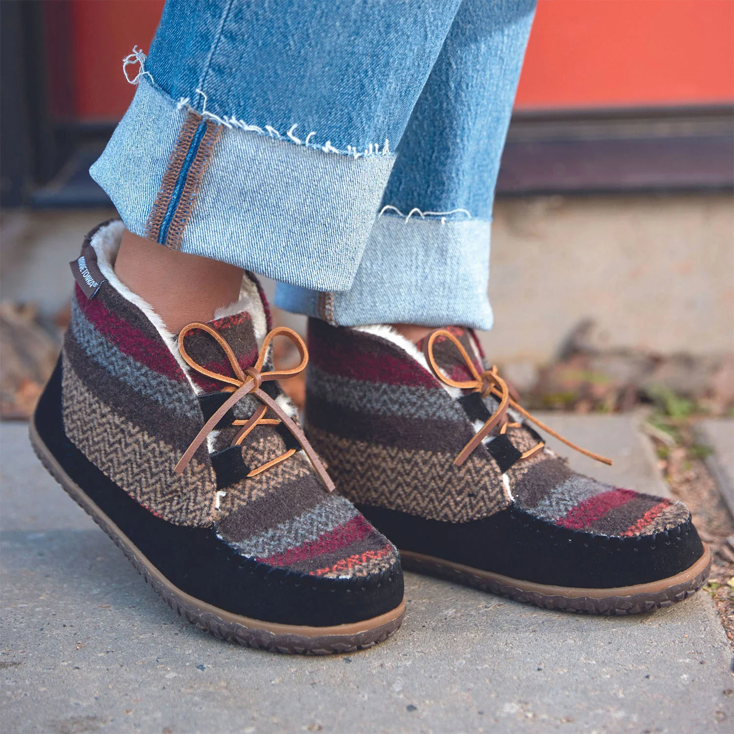 Minnetonka Torrey Women's Outdoor Slippers Black/Multi Suede - Image 6