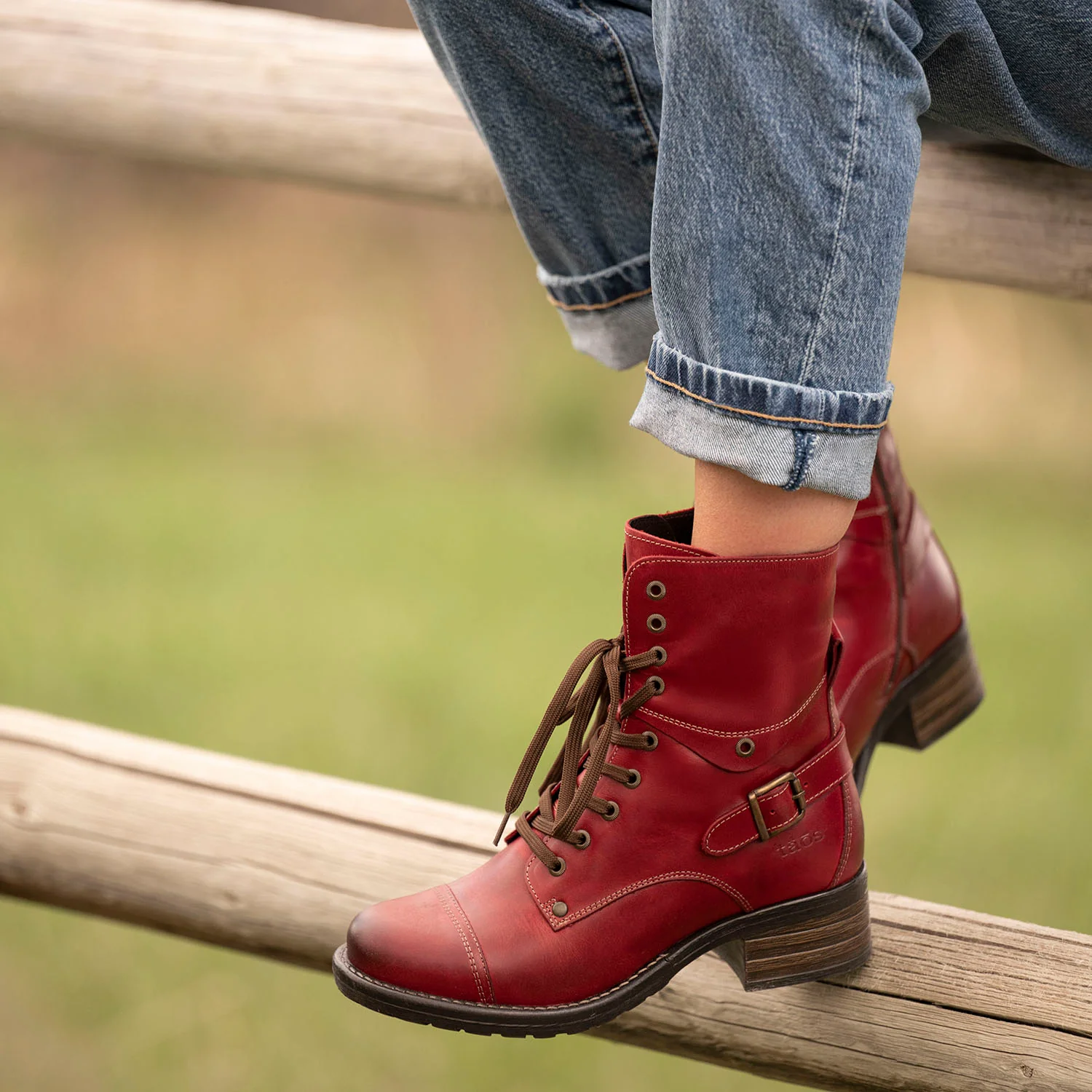 Taos Crave Women's Urban Boots Classic Red Leather - Image 6