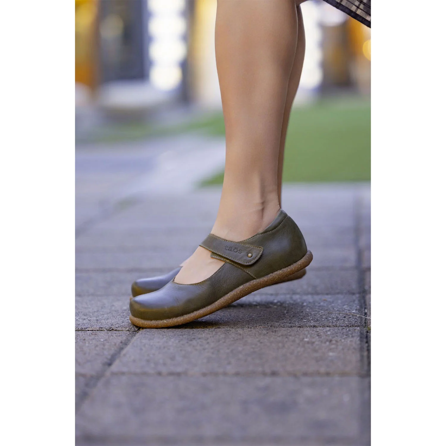 Taos Ultimate Women's Shoes Mushroom Leather - Image 5