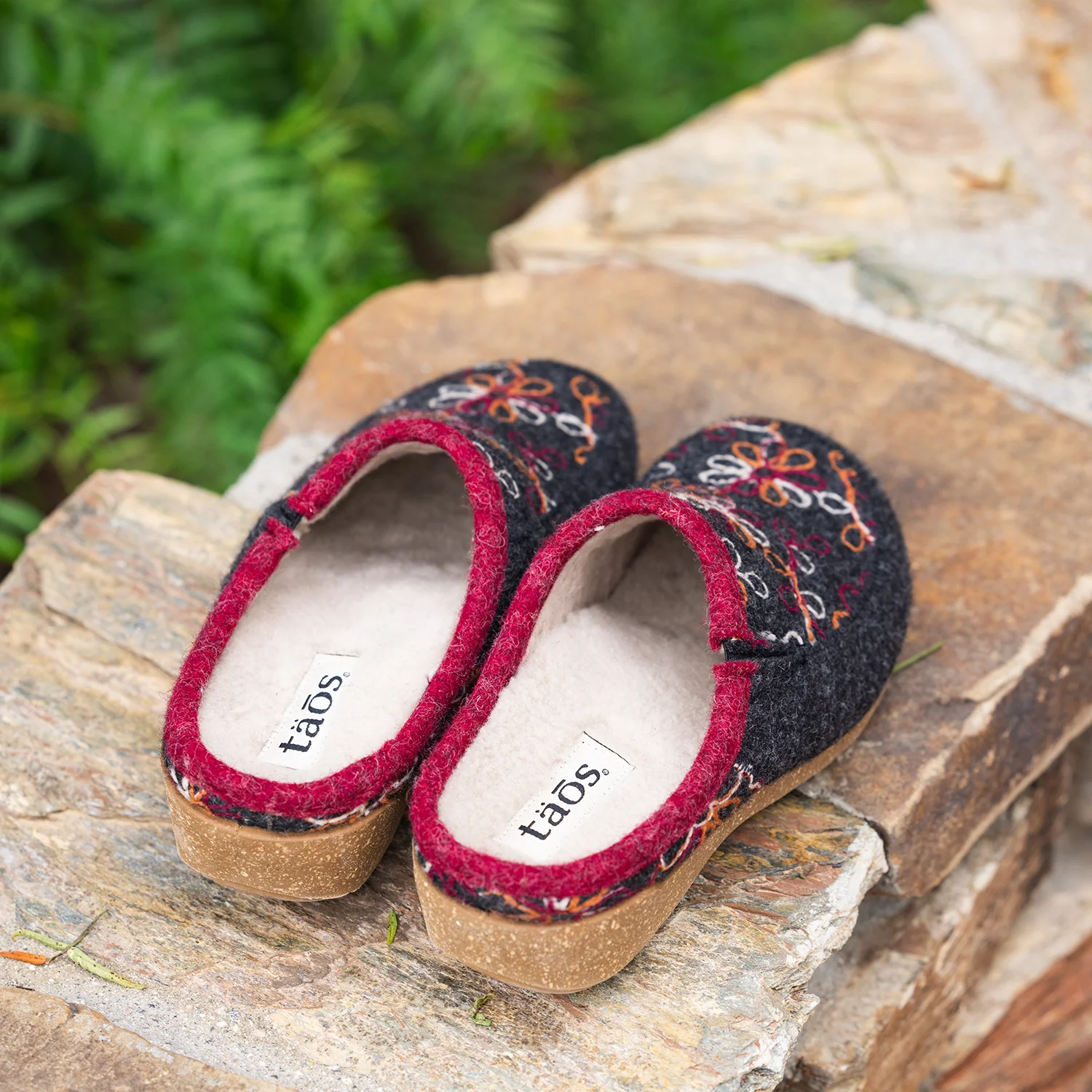 Taos Woolflower Women's Slippers Charcoal - Image 8