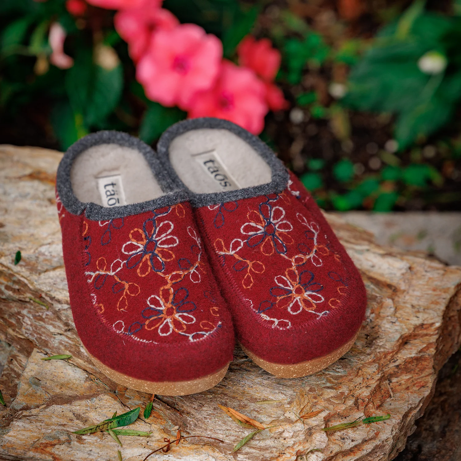 Taos Woolflower Women's Clogs Cranberry - Image 7