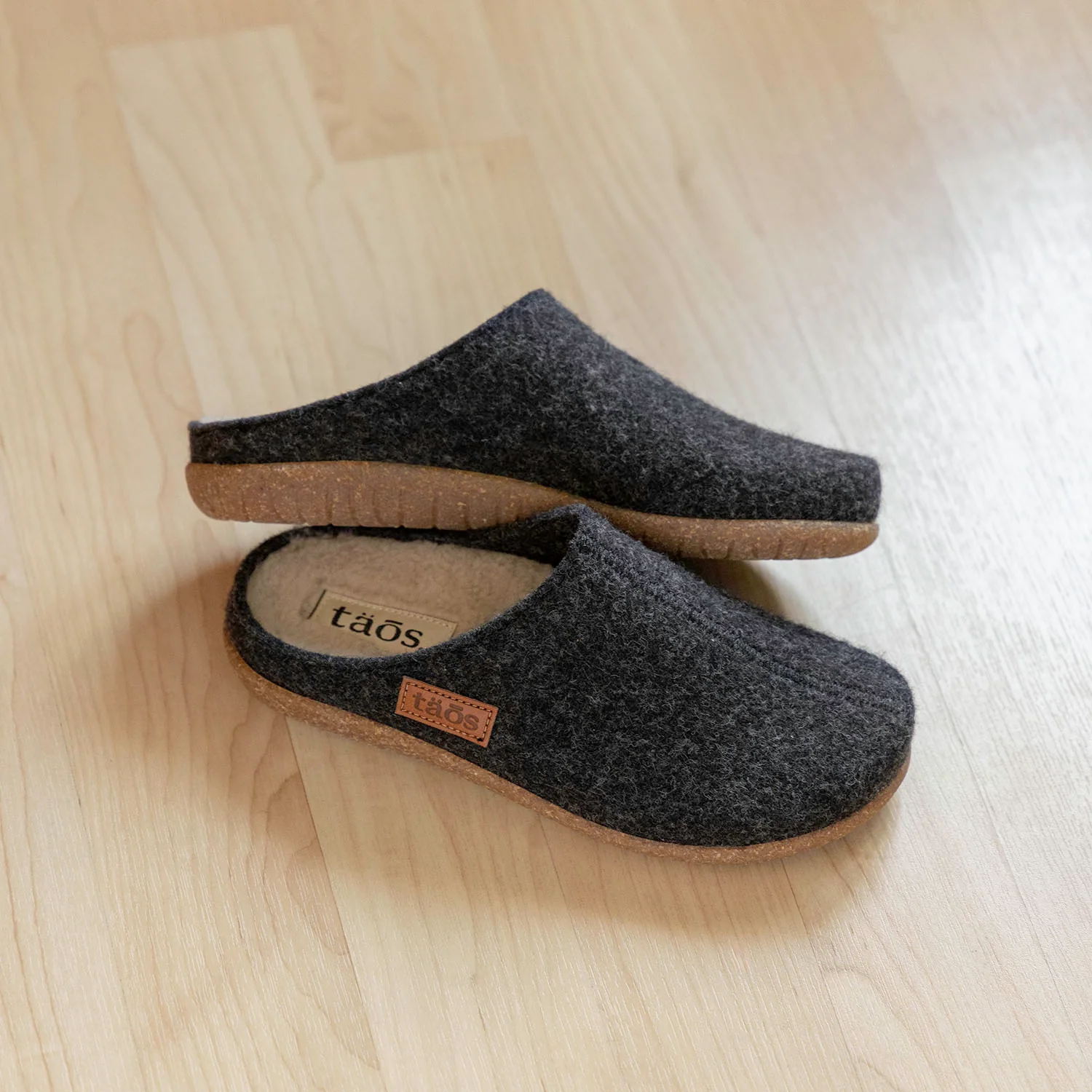 Taos Woolness Women's Slippers Black - Image 6