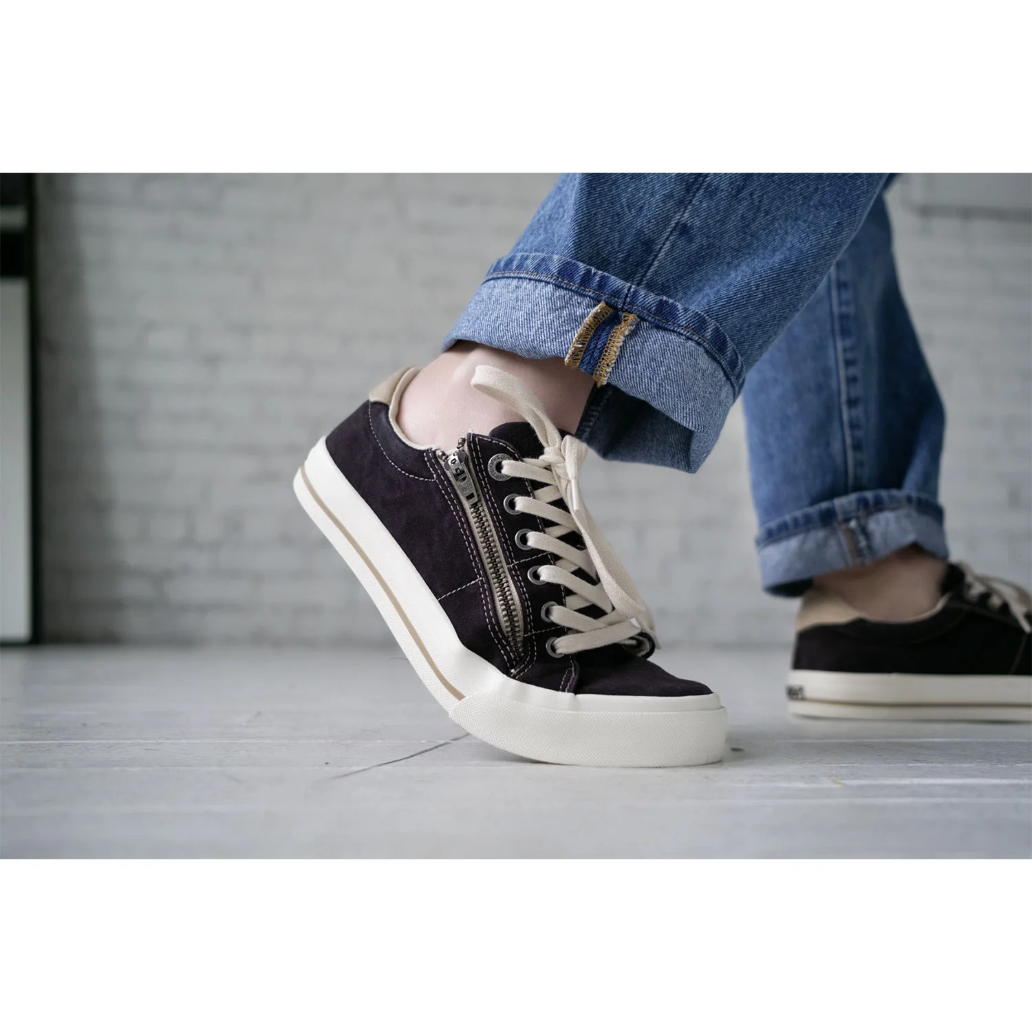Taos Z Soul Women's Sneakers Crimson/Ecru Vintage Canvas - Image 5